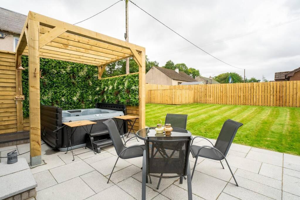 With Hot Tub Near Knockhill * Saline